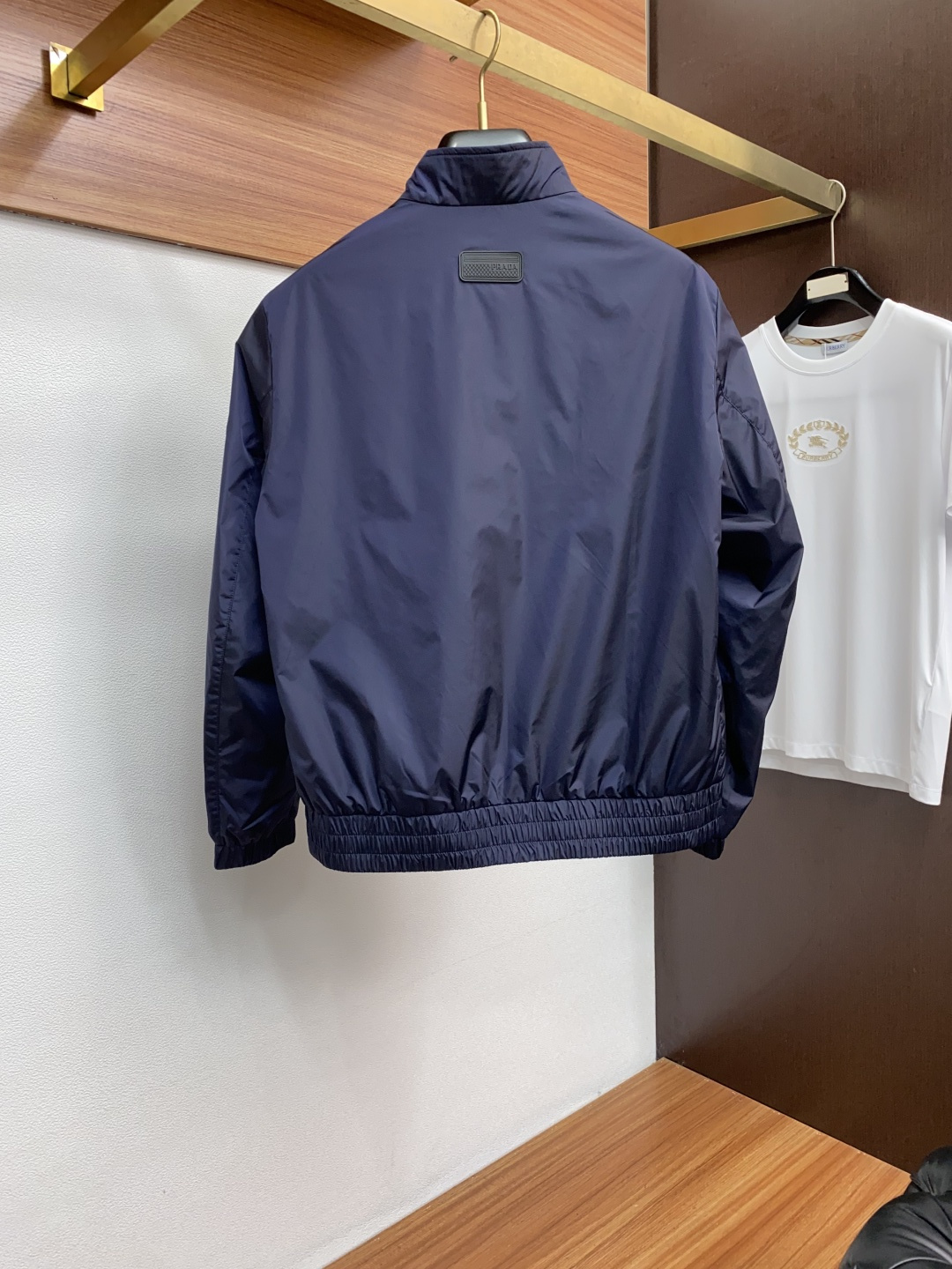  普拉达 25ss最新品 夹克外套，设计帅气有型！百搭必备单品，时尚潮牌， 轻松营造酷帅氛围感 ，高级感