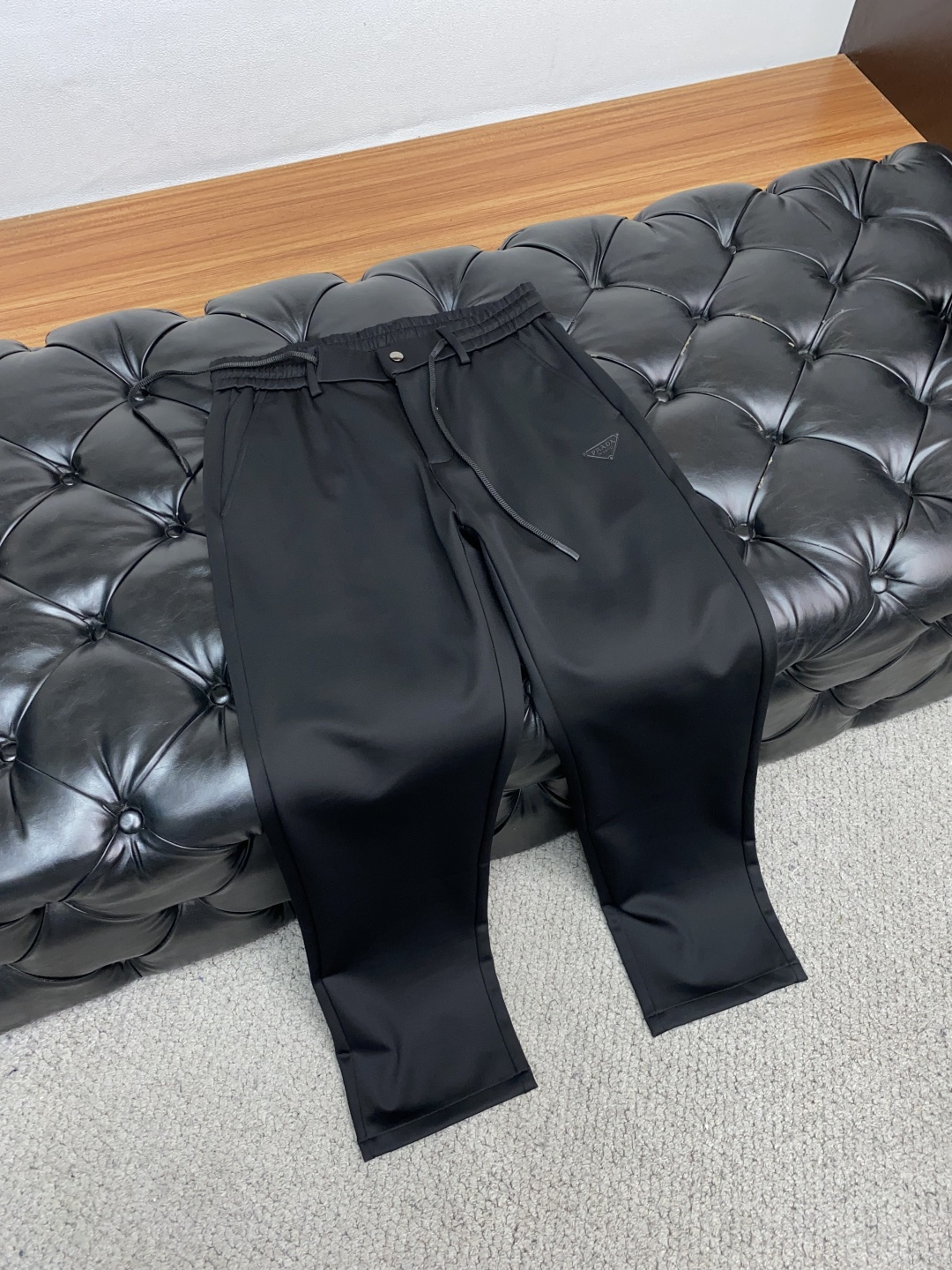 普拉达 2025 松紧阔腿裤 （32码脚口22CM) 定制 高弹力莫赛尔砂洗面膜裤面料 版型阔腿，上身舒