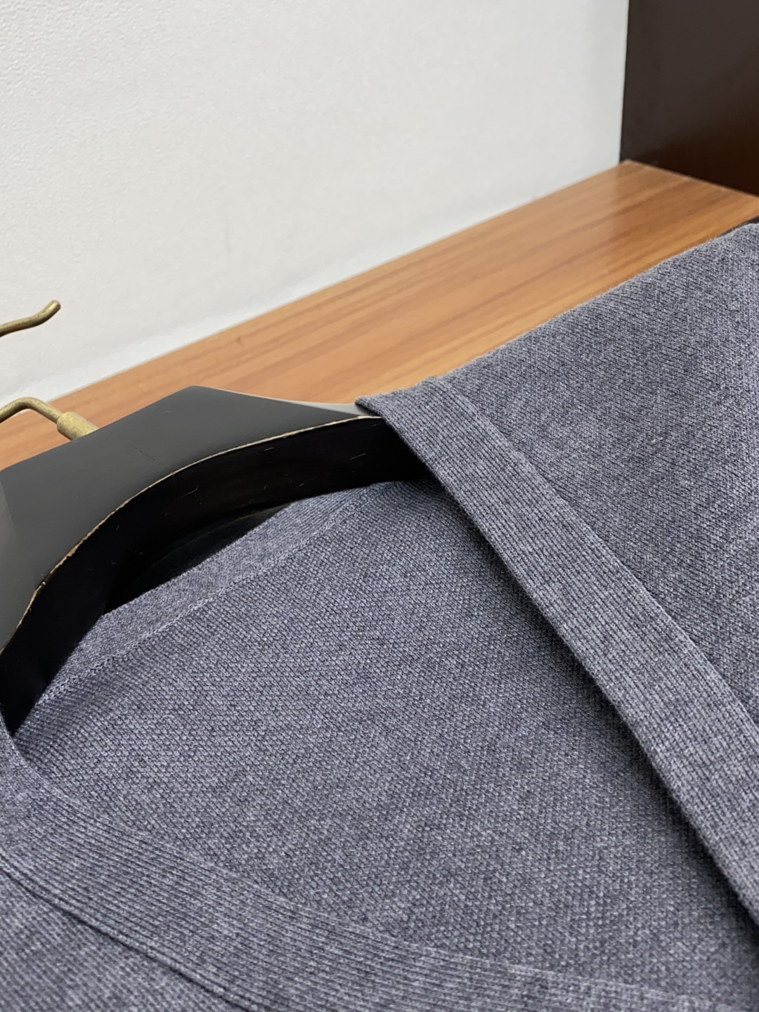 1v路易威登 男士高端简约V领针织毛衣开衫长袖 ，香港洋行渠道货，纯正血统品质，25年秋冬 新款，经典王