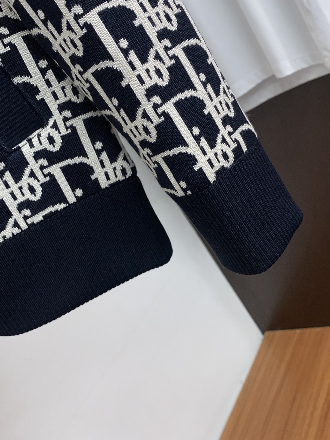 迪奥 25ss最新品 针织夹克外套，设计帅气有型！百搭必备单品，时尚潮牌， 轻松营造酷帅氛围感 ，高级感