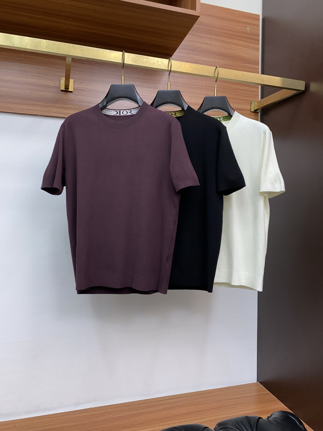  迪奥 男士高端简约圆领加厚针织毛衣短袖 ，香港洋行渠道货，纯正血统品质，25年秋冬 新款，经典王牌系列