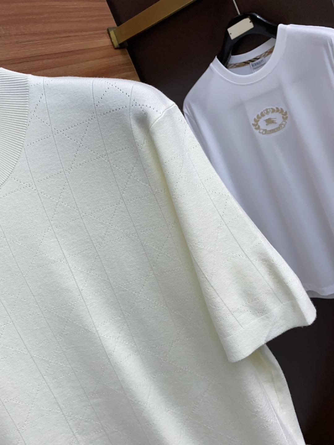  迪奥 男士高端简约圆领加厚针织毛衣短袖 ，香港洋行渠道货，纯正血统品质，25年秋冬 新款，经典王牌系列