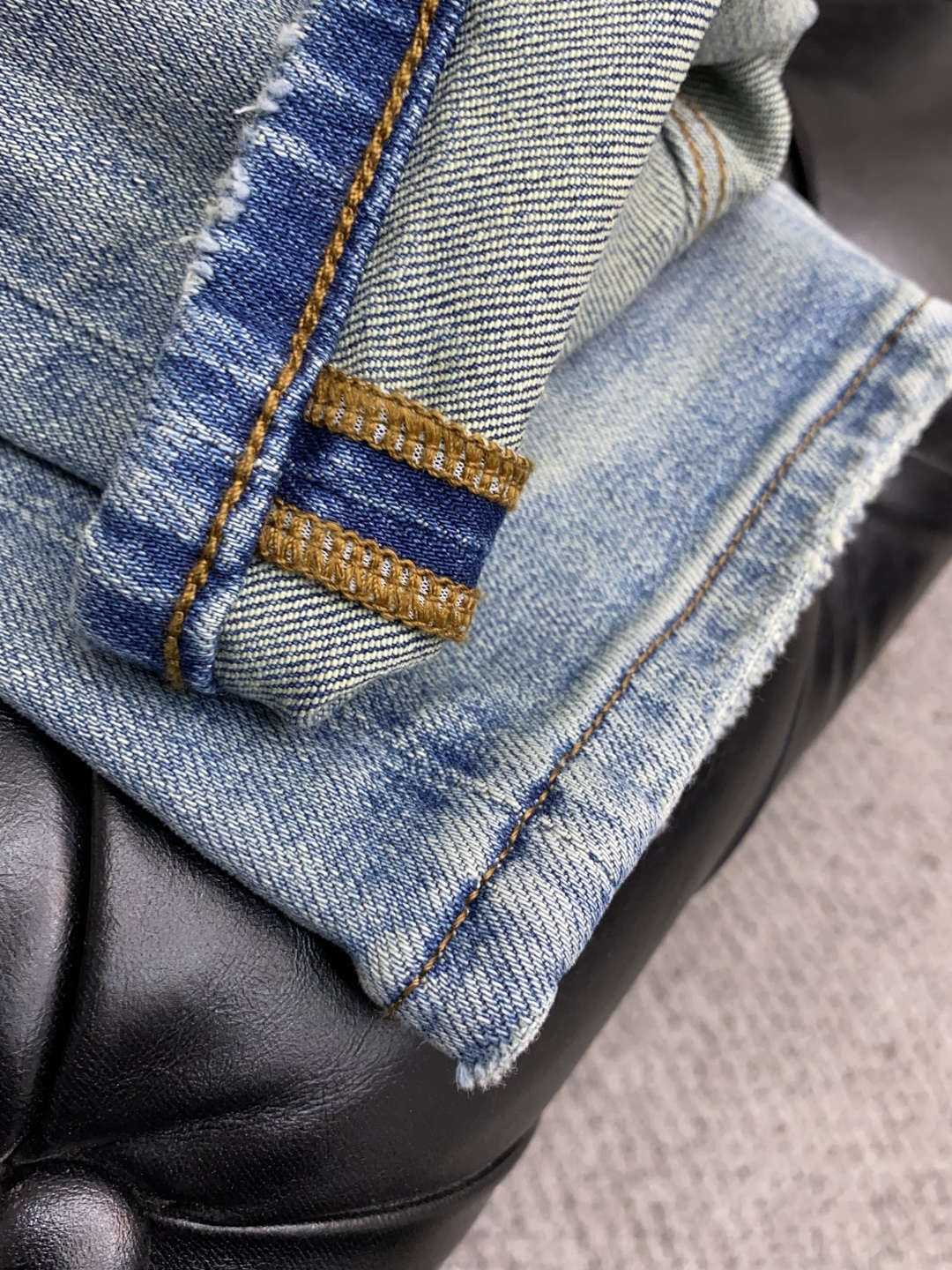  DG 25ss秋冬 新款 男士小直筒原单 牛仔裤 秋冬新款超柔软，弹力面料，复杂的手工艺叠加，任何一个