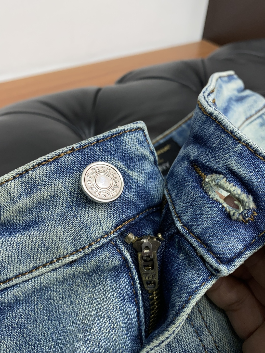  DG 25ss秋冬 新款 男士小直筒原单 牛仔裤 秋冬新款超柔软，弹力面料，复杂的手工艺叠加，任何一个