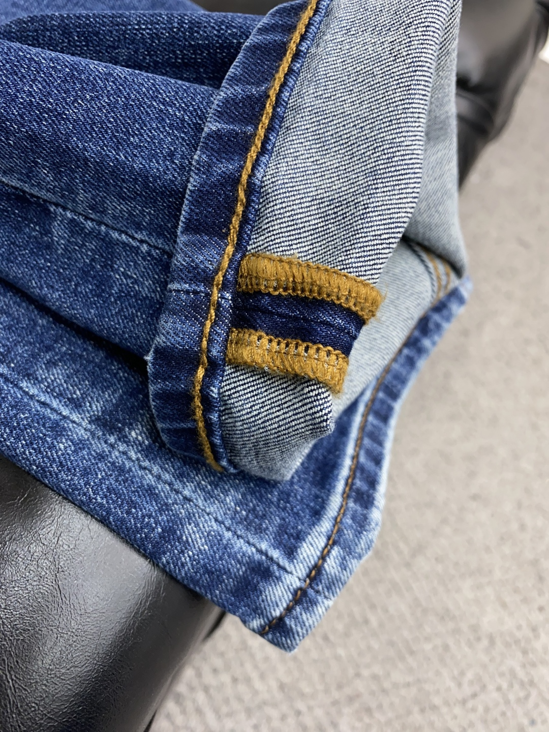  1v 路易威登 25ss秋冬 新款 男士小直筒原单 牛仔裤 秋冬新款超柔软，弹力面料，复杂的手工艺叠加