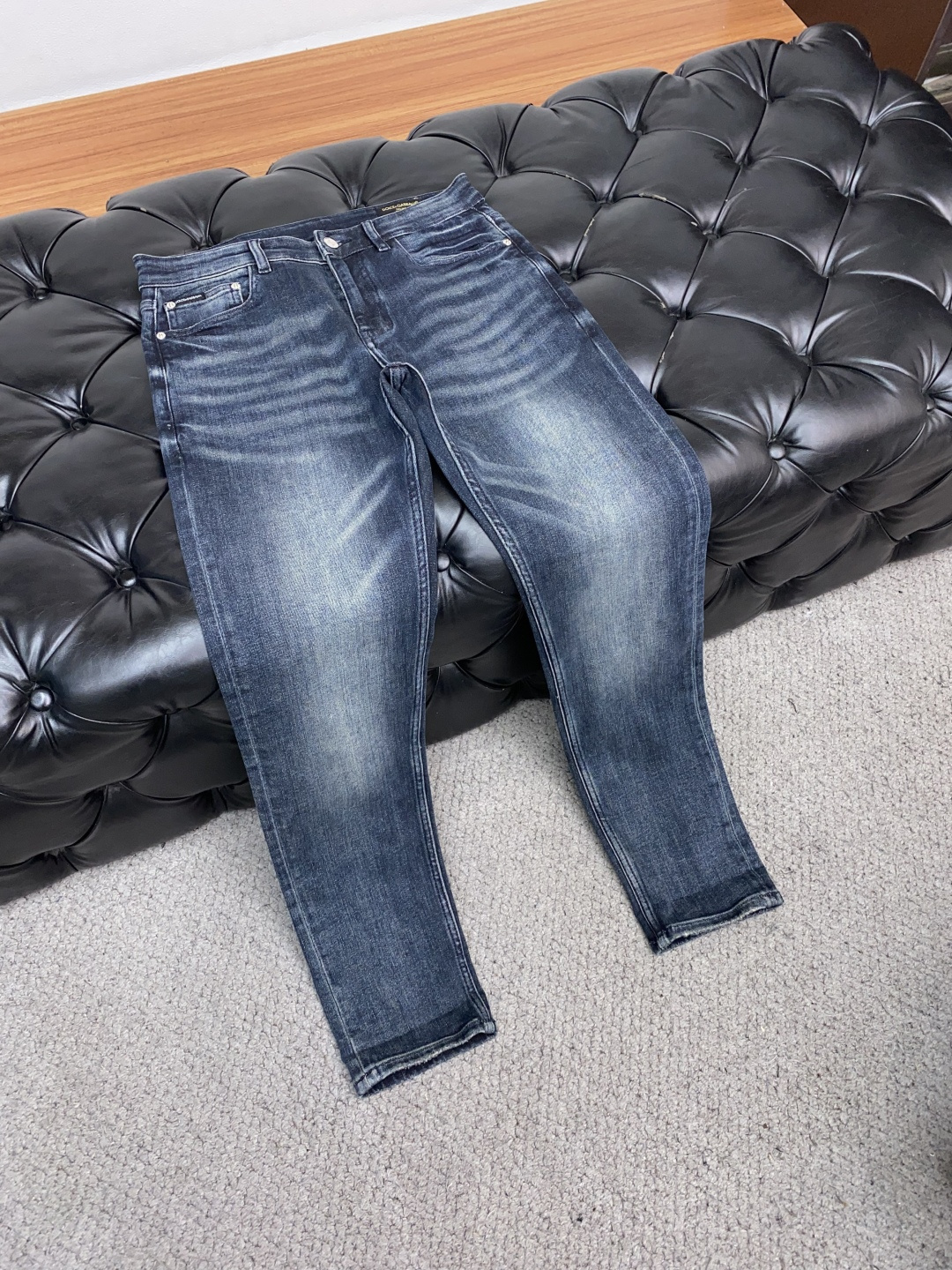 DG 25ss秋冬 新款 男士小直筒原单 牛仔裤 秋冬新款超柔软，弹力面料，复杂的手工艺叠加，任何一个洗