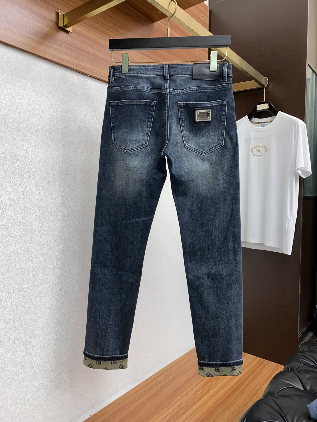 DG 25ss秋冬 新款 男士小直筒原单 牛仔裤 秋冬新款超柔软，弹力面料，复杂的手工艺叠加，任何一个洗