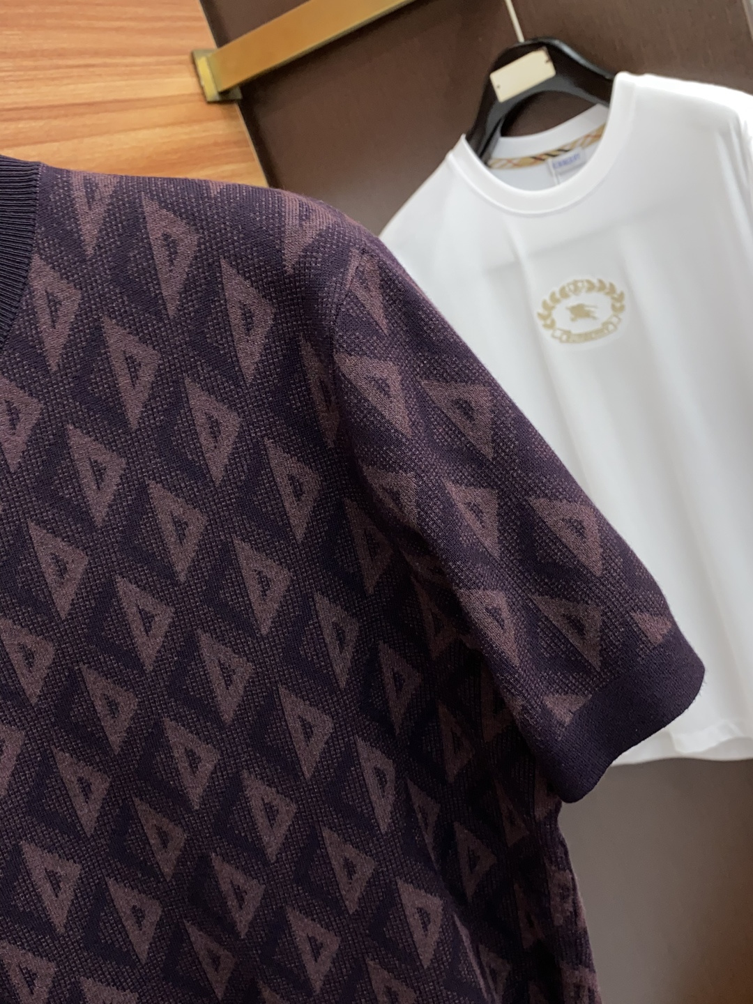  迪奥 男士高端简约圆领加厚针织毛衣短袖 ，香港洋行渠道货，纯正血统品质，25年秋冬 新款，经典王牌系列