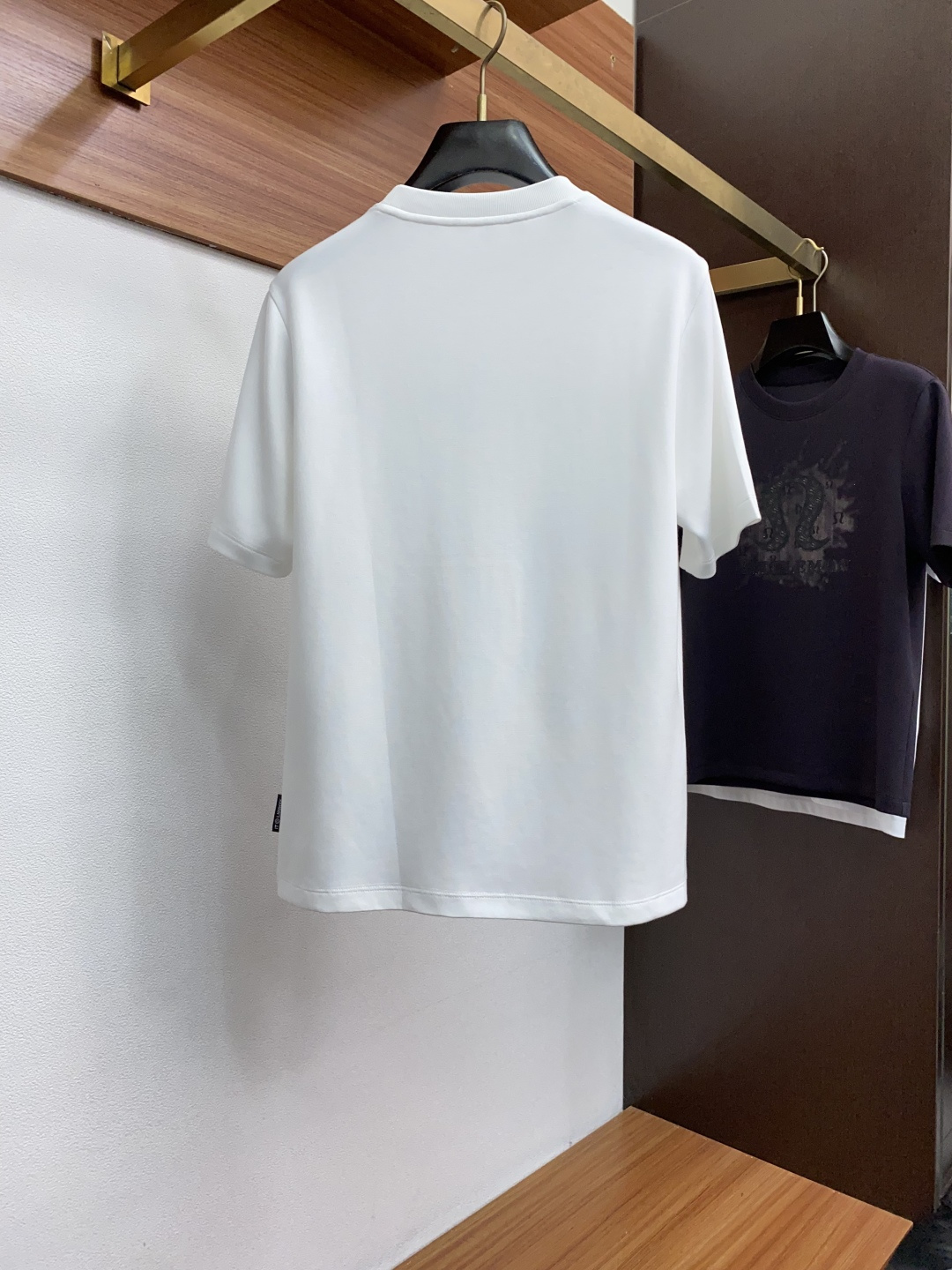  LULU 2025秋冬专柜新款 时尚休闲打底衫短袖T恤，精选莫代尔空气棉 精致原版logo打造，舒适性