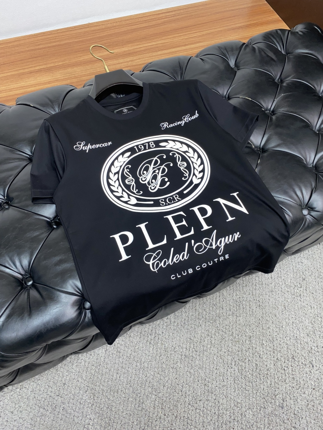  PP 系列 VIP高级定制 2025新款短袖  百搭款式 任何人都可以轻松驾驭 面料全订制工艺 高定一