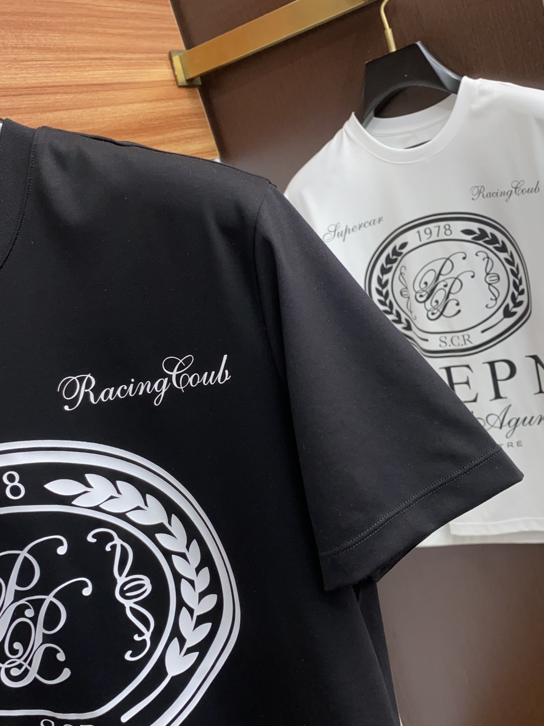  PP 系列 VIP高级定制 2025新款短袖  百搭款式 任何人都可以轻松驾驭 面料全订制工艺 高定一