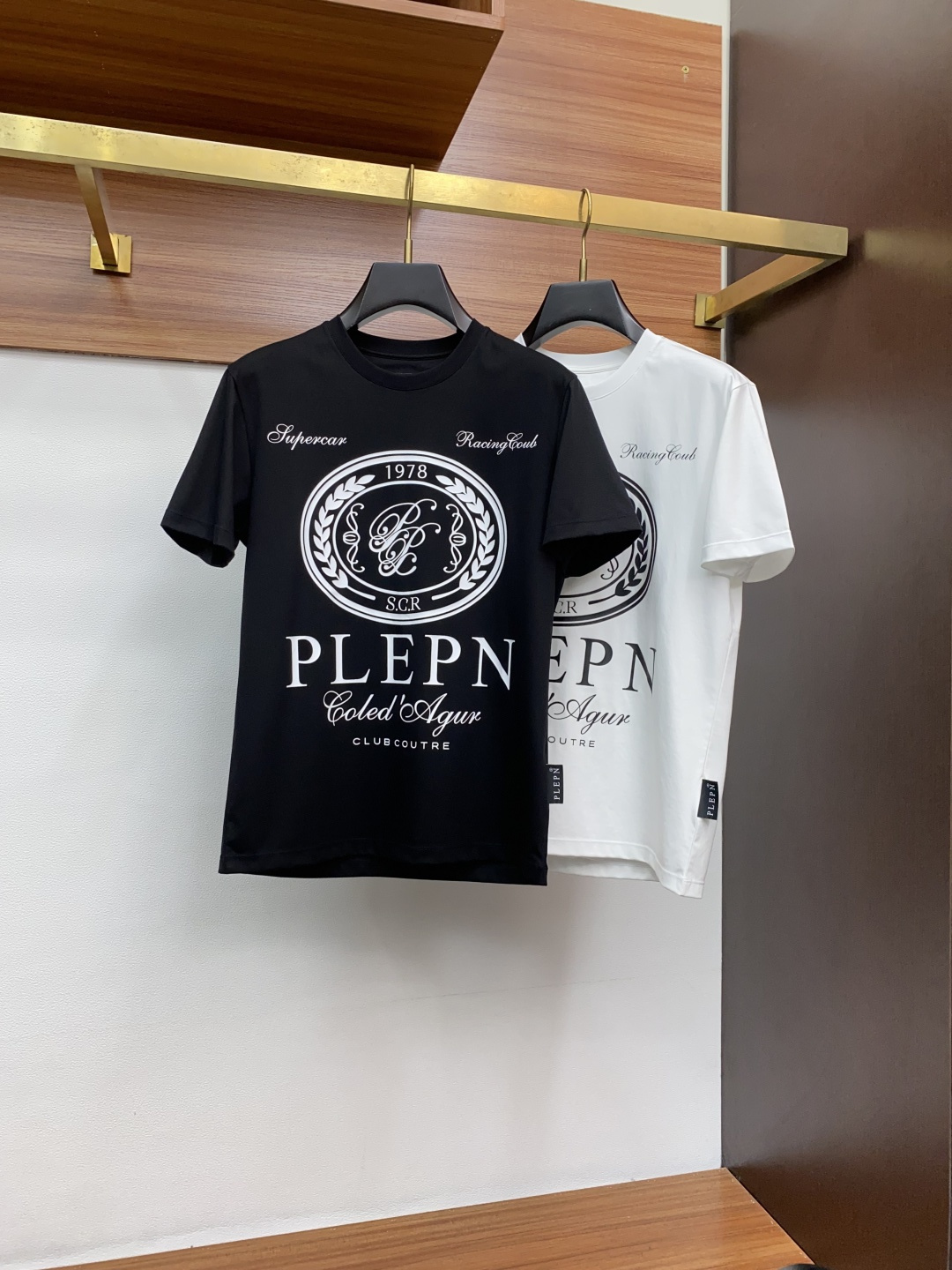  PP 系列 VIP高级定制 2025新款短袖  百搭款式 任何人都可以轻松驾驭 面料全订制工艺 高定一