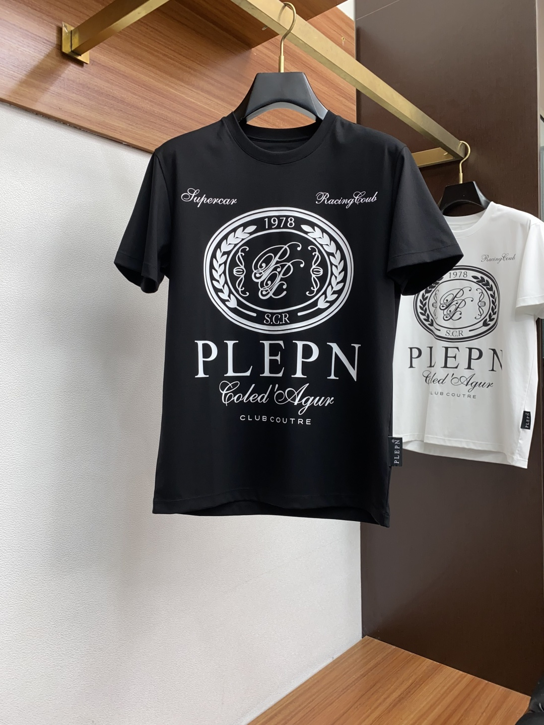  PP 系列 VIP高级定制 2025新款短袖  百搭款式 任何人都可以轻松驾驭 面料全订制工艺 高定一