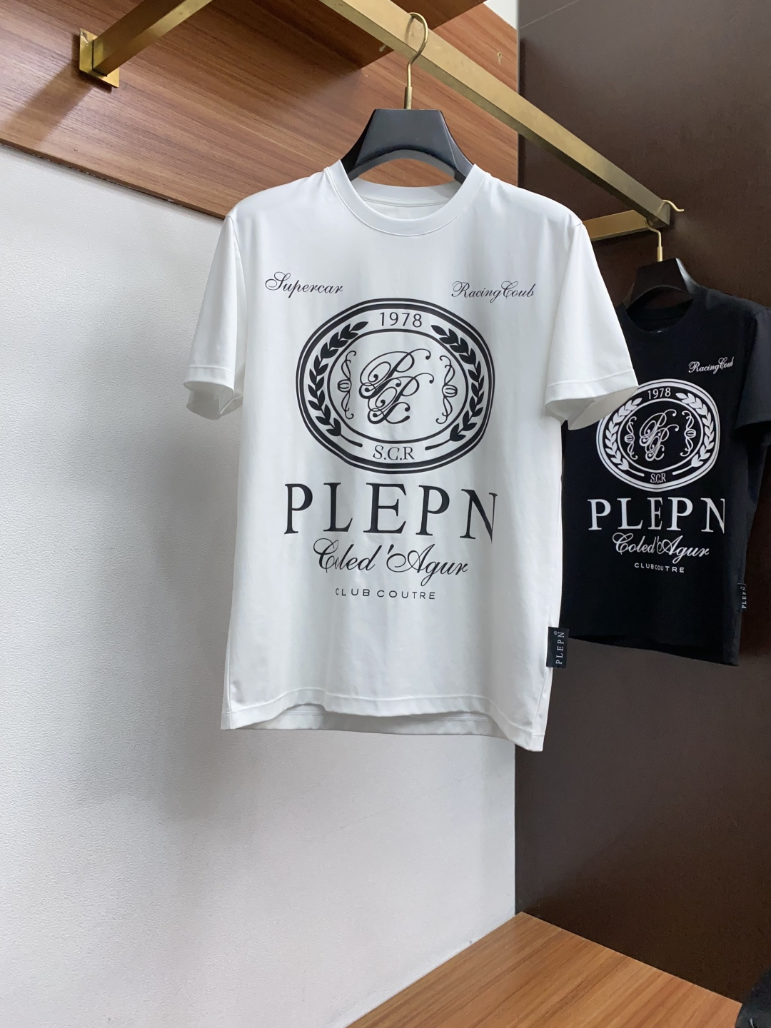  PP 系列 VIP高级定制 2025新款短袖  百搭款式 任何人都可以轻松驾驭 面料全订制工艺 高定一