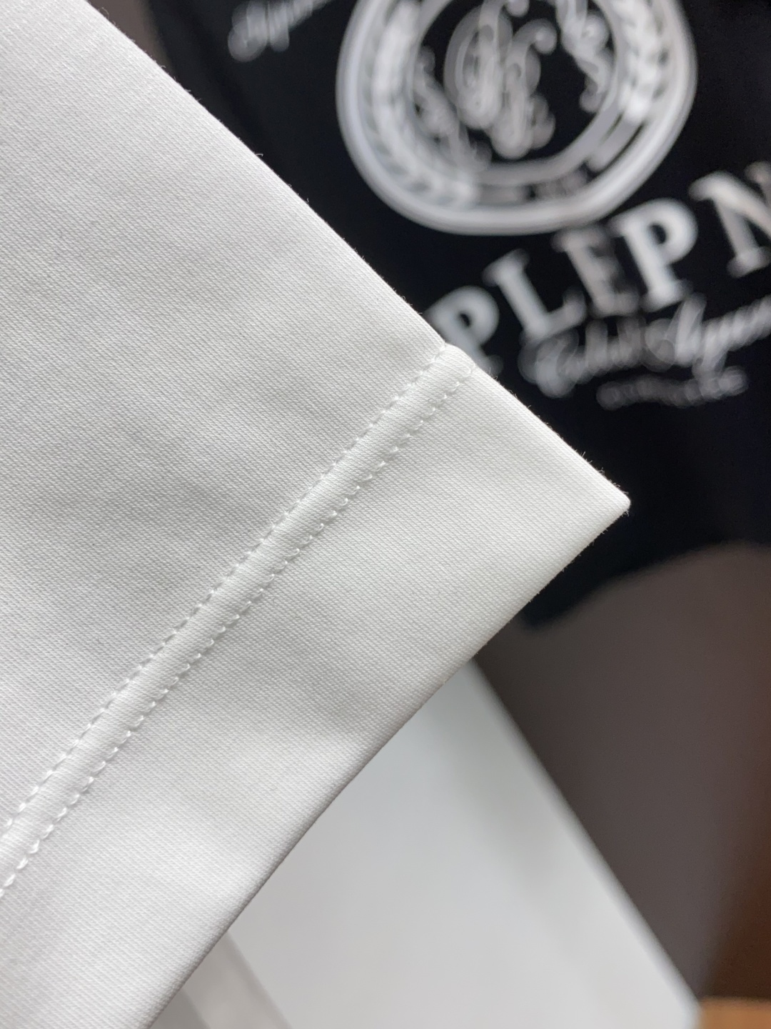  PP 系列 VIP高级定制 2025新款短袖  百搭款式 任何人都可以轻松驾驭 面料全订制工艺 高定一