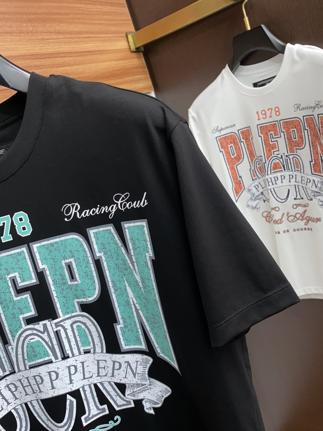  PP 系列 VIP高级定制 2025新款短袖  百搭款式 任何人都可以轻松驾驭 面料全订制工艺 高定一