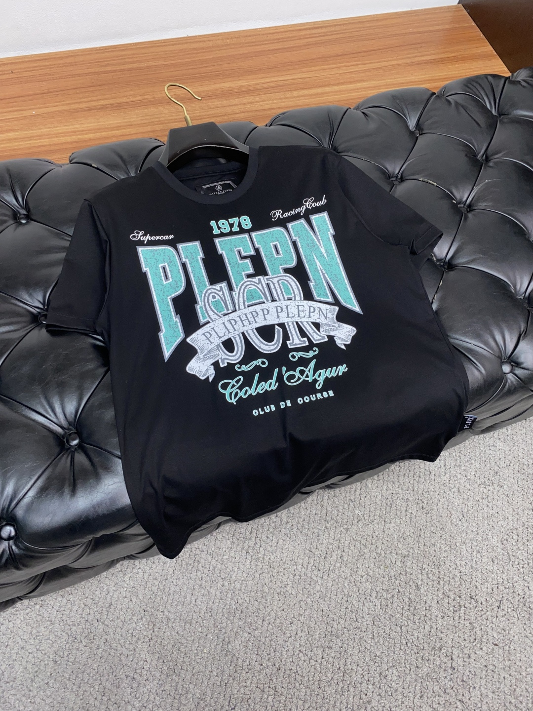  PP 系列 VIP高级定制 2025新款短袖  百搭款式 任何人都可以轻松驾驭 面料全订制工艺 高定一