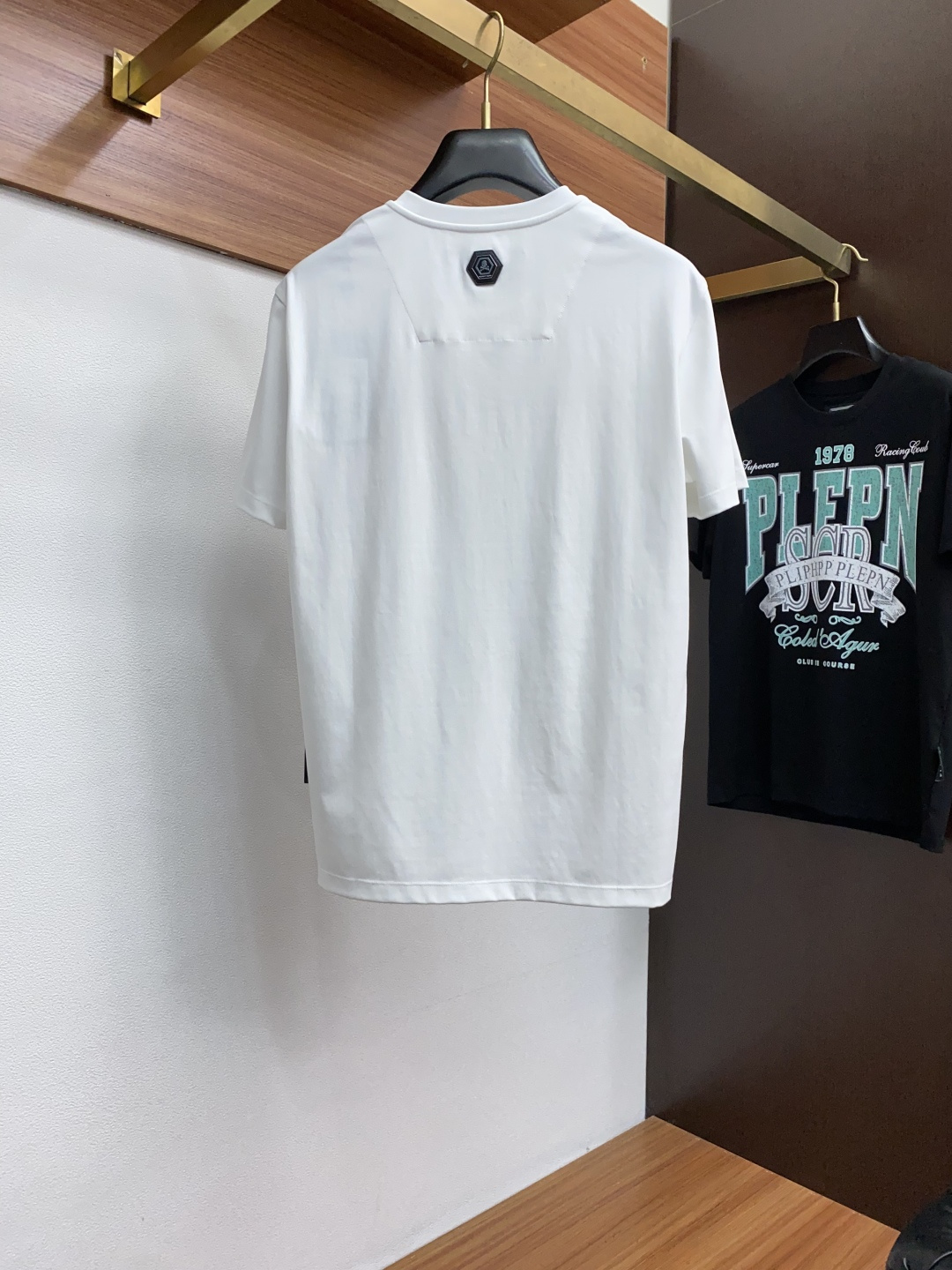  PP 系列 VIP高级定制 2025新款短袖  百搭款式 任何人都可以轻松驾驭 面料全订制工艺 高定一