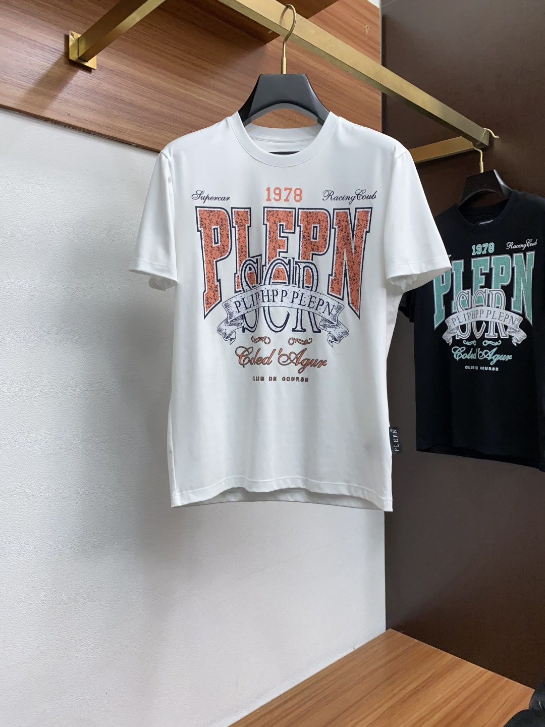  PP 系列 VIP高级定制 2025新款短袖  百搭款式 任何人都可以轻松驾驭 面料全订制工艺 高定一