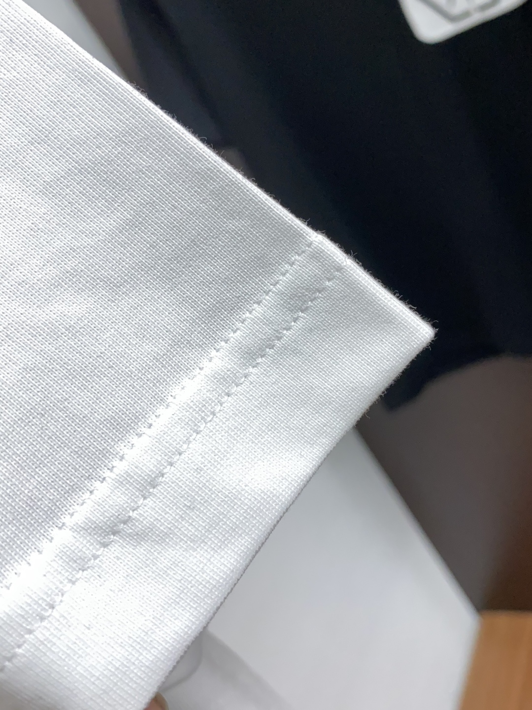  PP 系列 VIP高级定制 2025新款短袖  百搭款式 任何人都可以轻松驾驭 面料全订制工艺 高定一