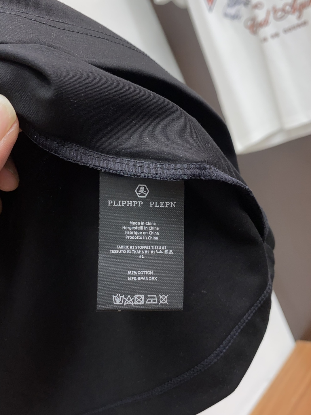  PP 系列 VIP高级定制 2025新款短袖  百搭款式 任何人都可以轻松驾驭 面料全订制工艺 高定一