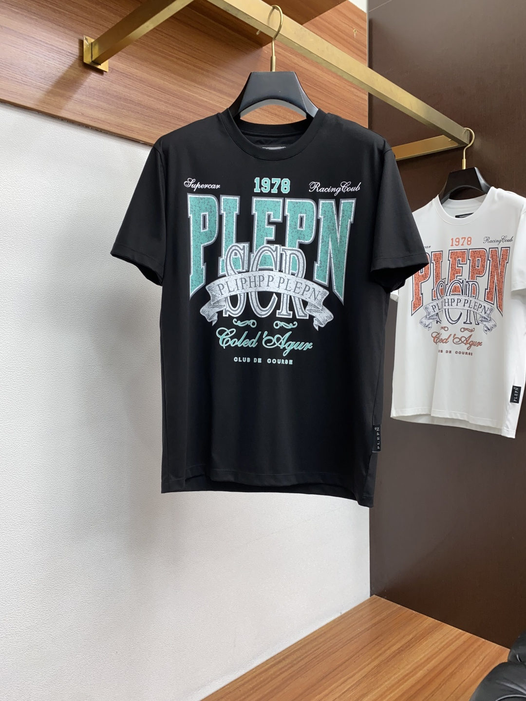  PP 系列 VIP高级定制 2025新款短袖  百搭款式 任何人都可以轻松驾驭 面料全订制工艺 高定一