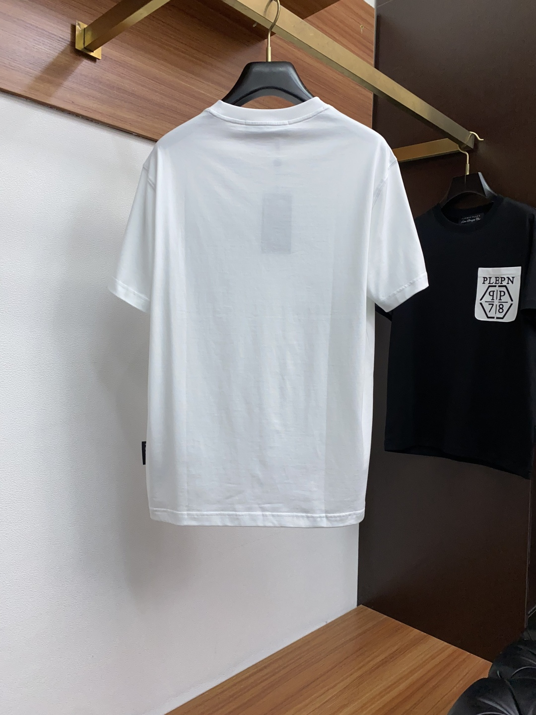  PP 系列 VIP高级定制 2025新款短袖  百搭款式 任何人都可以轻松驾驭 面料全订制工艺 高定一