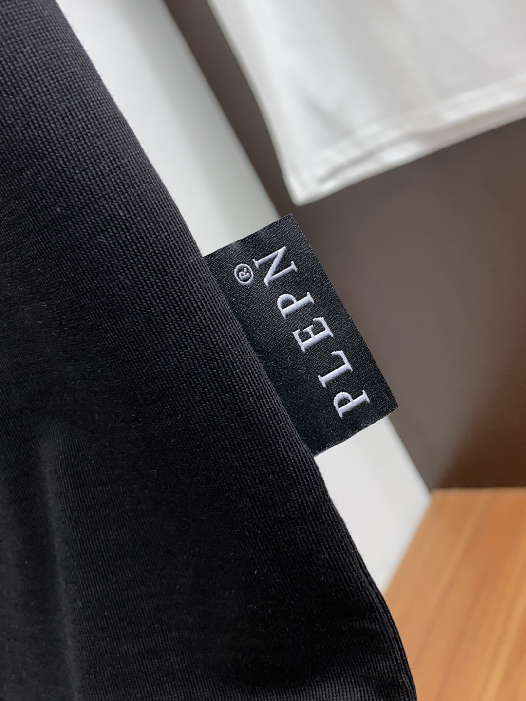  PP 系列 VIP高级定制 2025新款短袖  百搭款式 任何人都可以轻松驾驭 面料全订制工艺 高定一