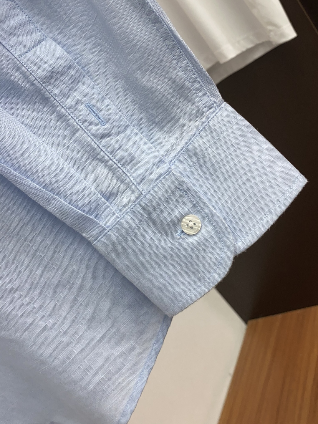 杰尼亚 2025专柜最新款麻料长袖衬衣，贸易公司渠道稀出，领先官网发售！经典休闲衬衫搭配独特的法式领设计