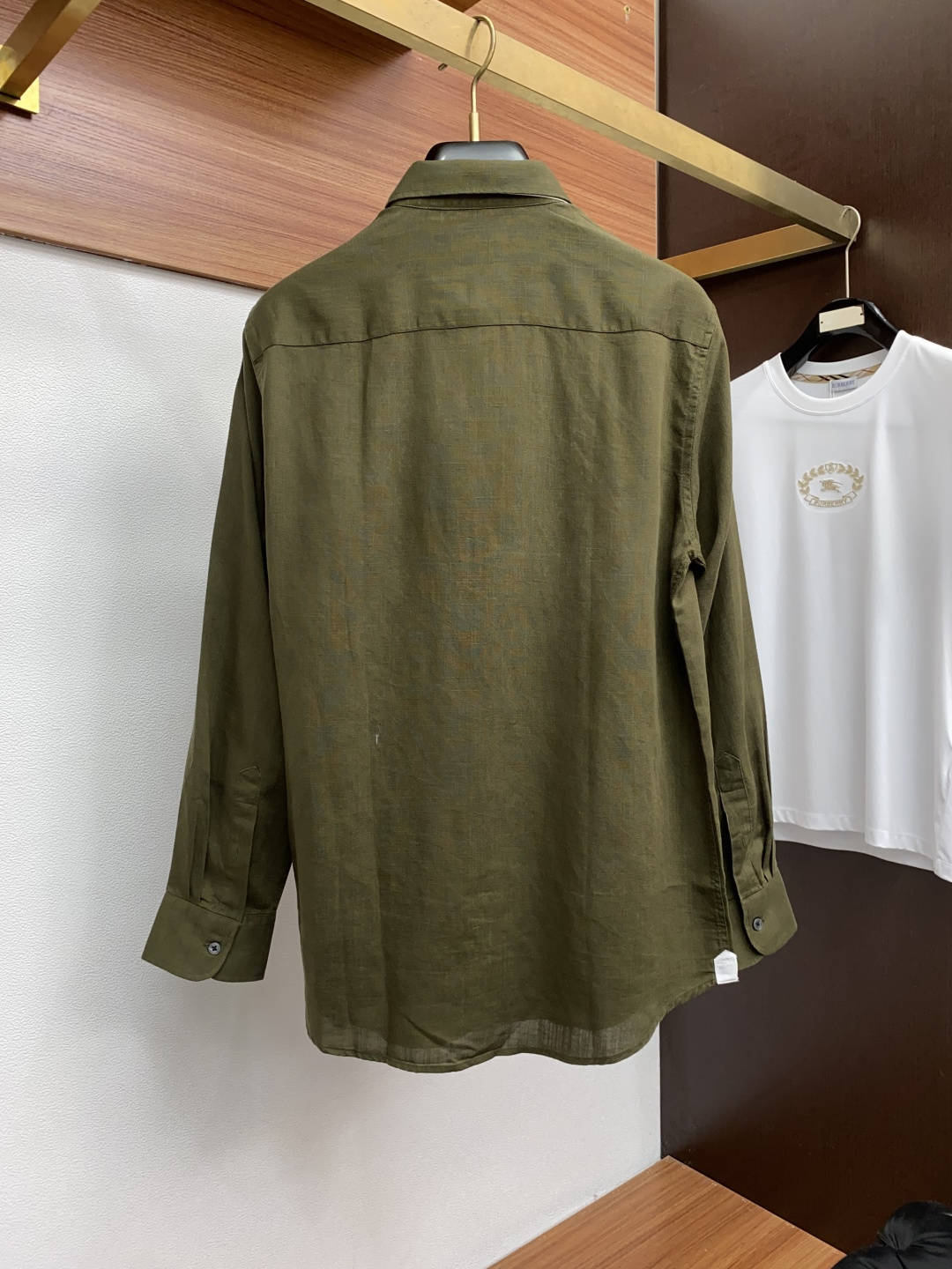 杰尼亚 2025专柜最新款麻料长袖衬衣，贸易公司渠道稀出，领先官网发售！经典休闲衬衫搭配独特的法式领设计