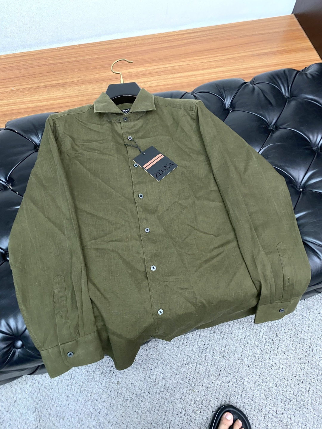 杰尼亚 2025专柜最新款麻料长袖衬衣，贸易公司渠道稀出，领先官网发售！经典休闲衬衫搭配独特的法式领设计