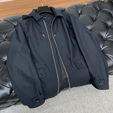 kiton 25ss最新品 经典双面夹克外套,设计帅气有型!百搭必备单品,时尚潮牌, 轻松营造酷帅氛围感 kiton 25ss最新品 经典双面夹克外套,设计帅气有型!百搭必备单品,时尚潮牌, 轻松营造酷帅氛围感