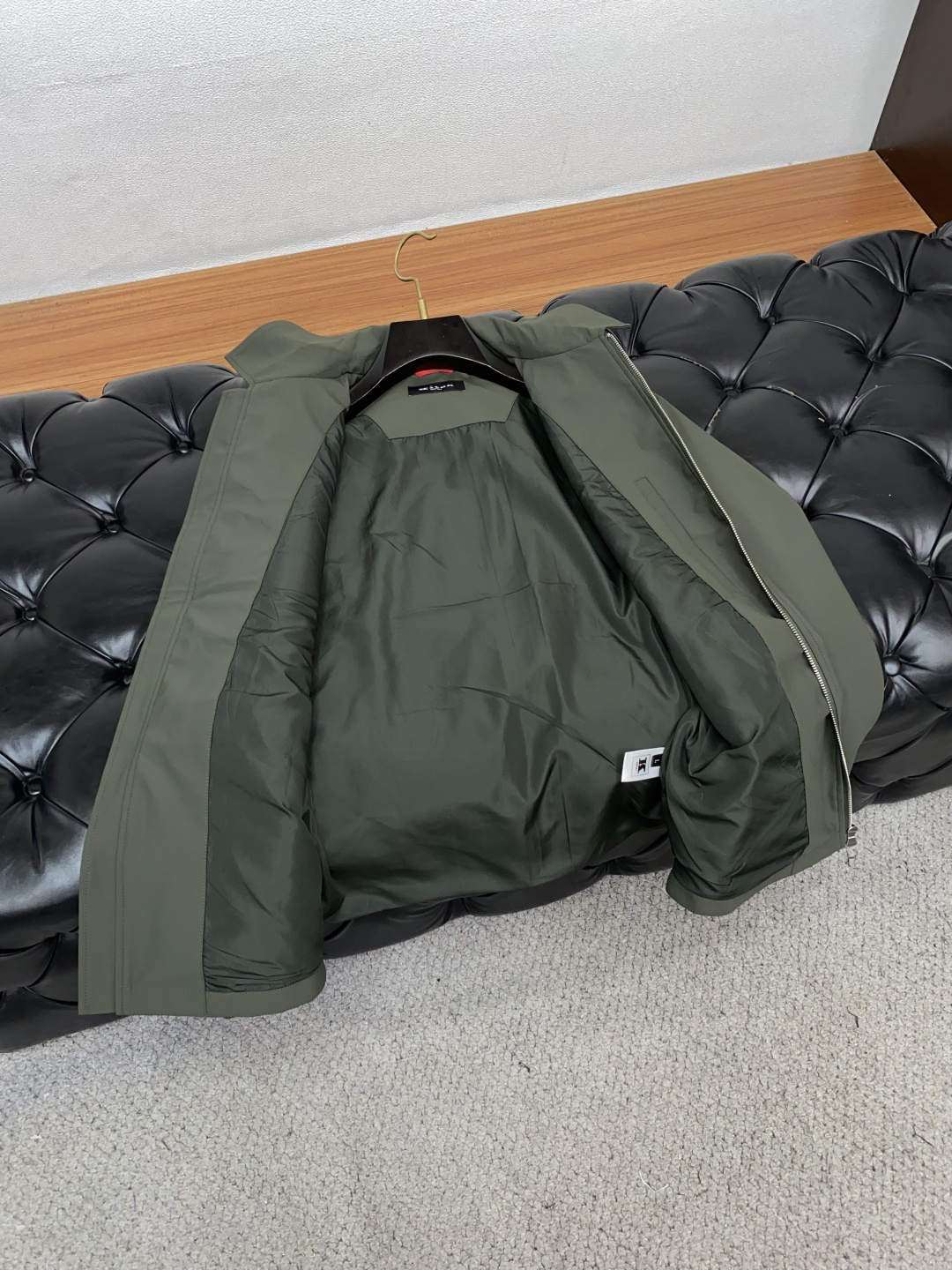 kiton 25ss最新品 经典双面夹克外套，设计帅气有型！百搭必备单品，时尚潮牌， 轻松营造酷帅氛围感