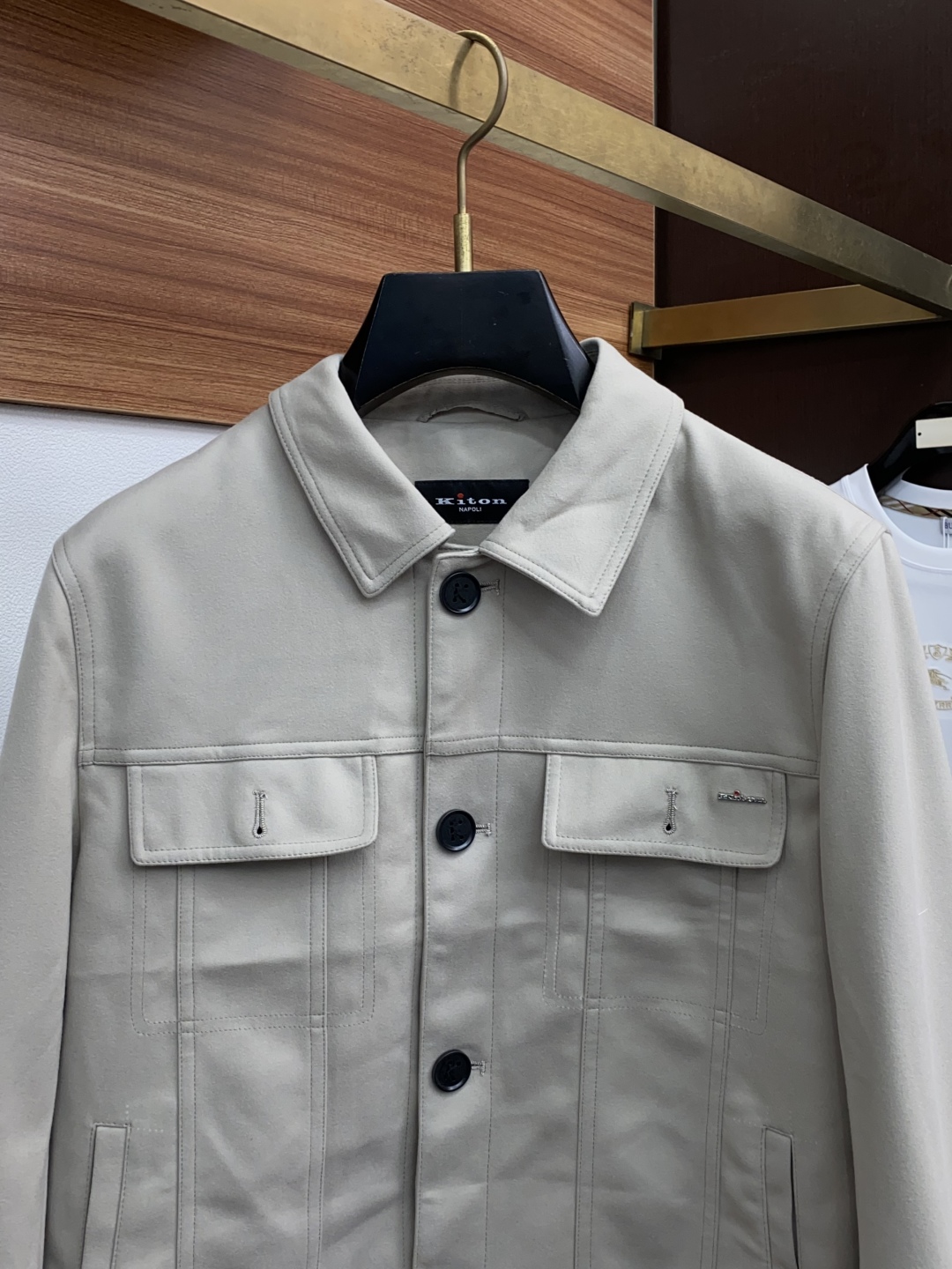 kiton 25ss最新品 经典双面夹克外套，设计帅气有型！百搭必备单品，时尚潮牌， 轻松营造酷帅氛围感