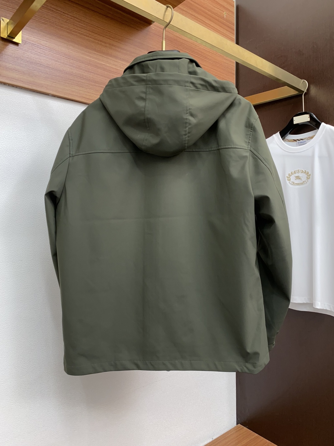 kiton 25ss最新品 经典双面夹克外套，设计帅气有型！百搭必备单品，时尚潮牌， 轻松营造酷帅氛围感
