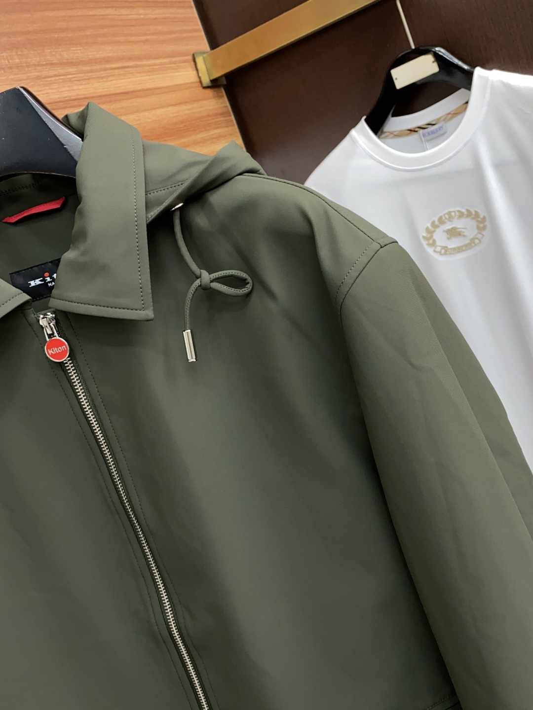 kiton 25ss最新品 经典双面夹克外套，设计帅气有型！百搭必备单品，时尚潮牌， 轻松营造酷帅氛围感