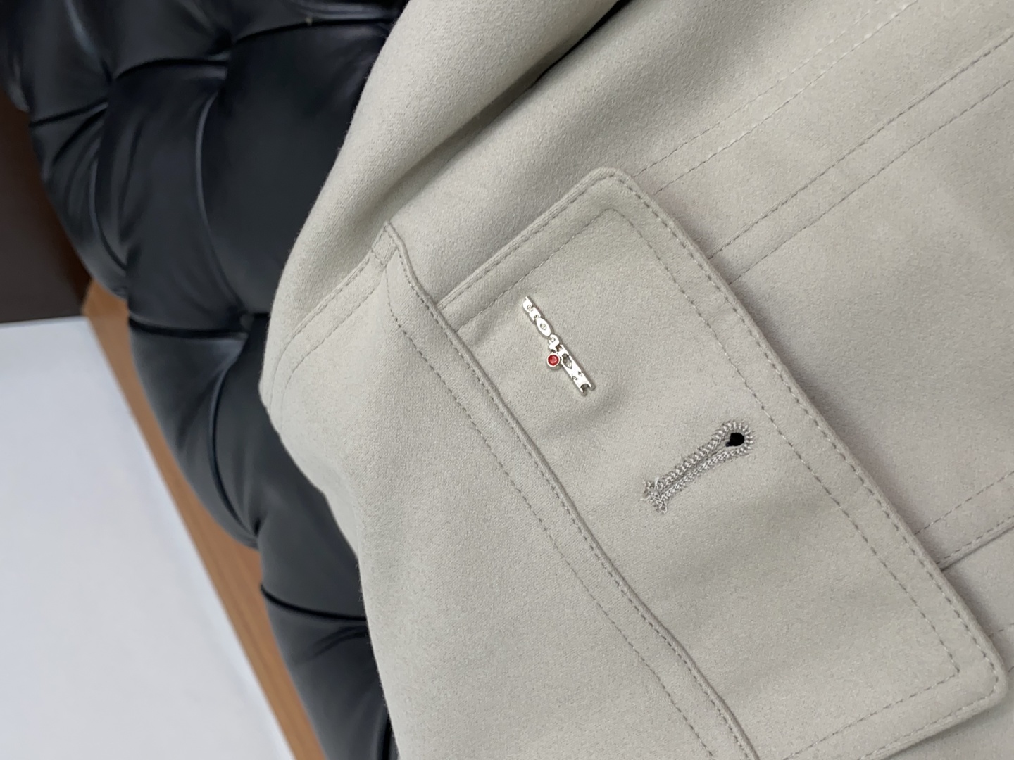 kiton 25ss最新品 经典双面夹克外套，设计帅气有型！百搭必备单品，时尚潮牌， 轻松营造酷帅氛围感