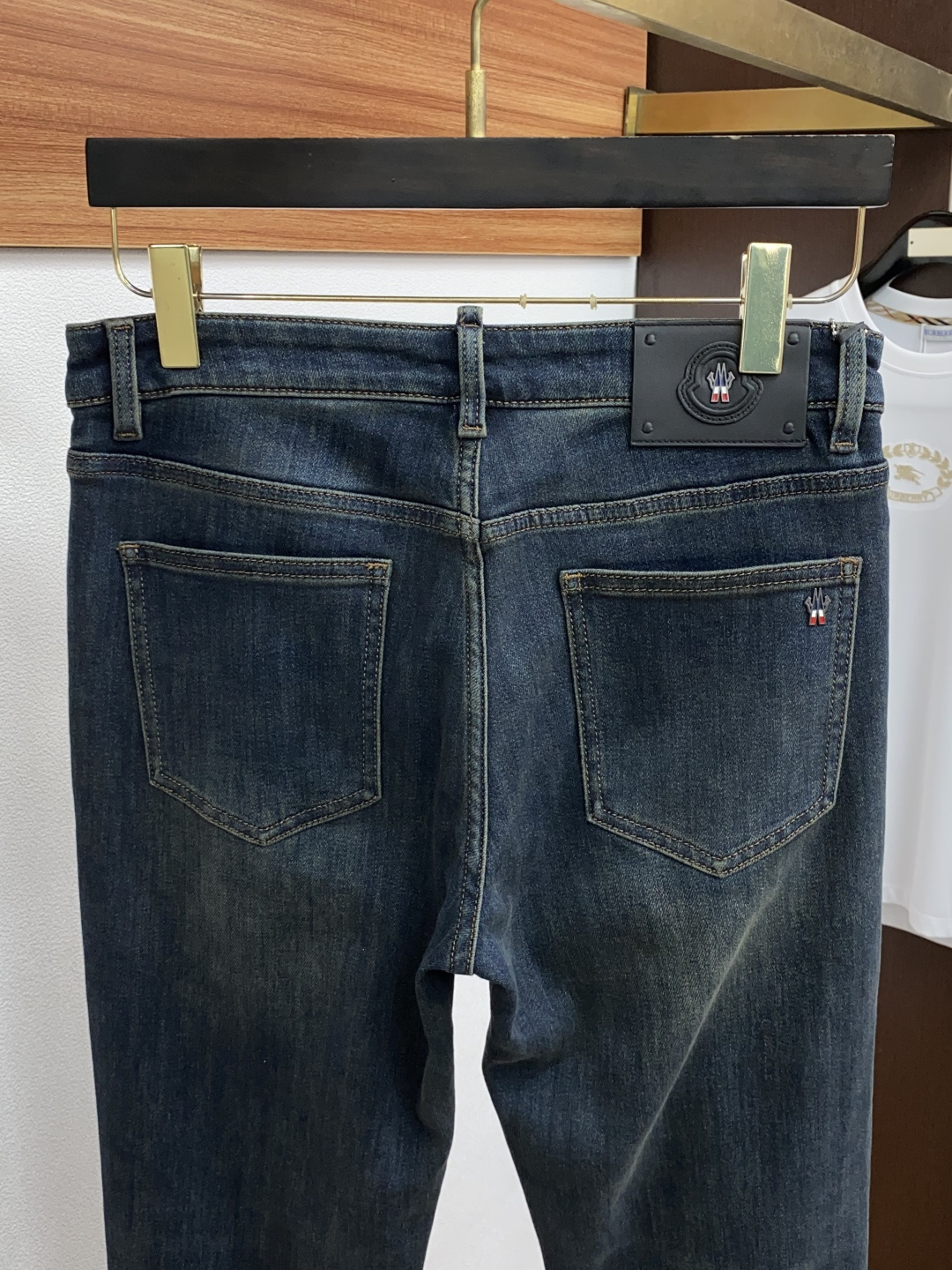 蒙口 25ss秋冬 新款 男士小直筒原单 牛仔裤 秋冬新款超柔软，弹力面料，复杂的手工艺叠加，任何一个洗