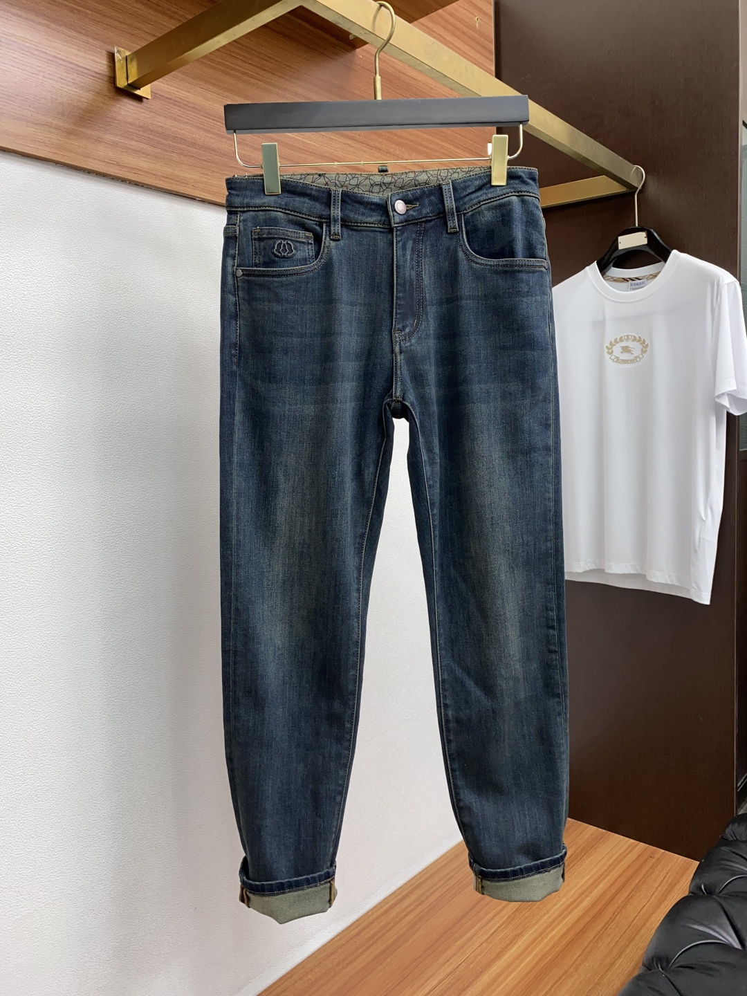 蒙口 25ss秋冬 新款 男士小直筒原单 牛仔裤 秋冬新款超柔软，弹力面料，复杂的手工艺叠加，任何一个洗