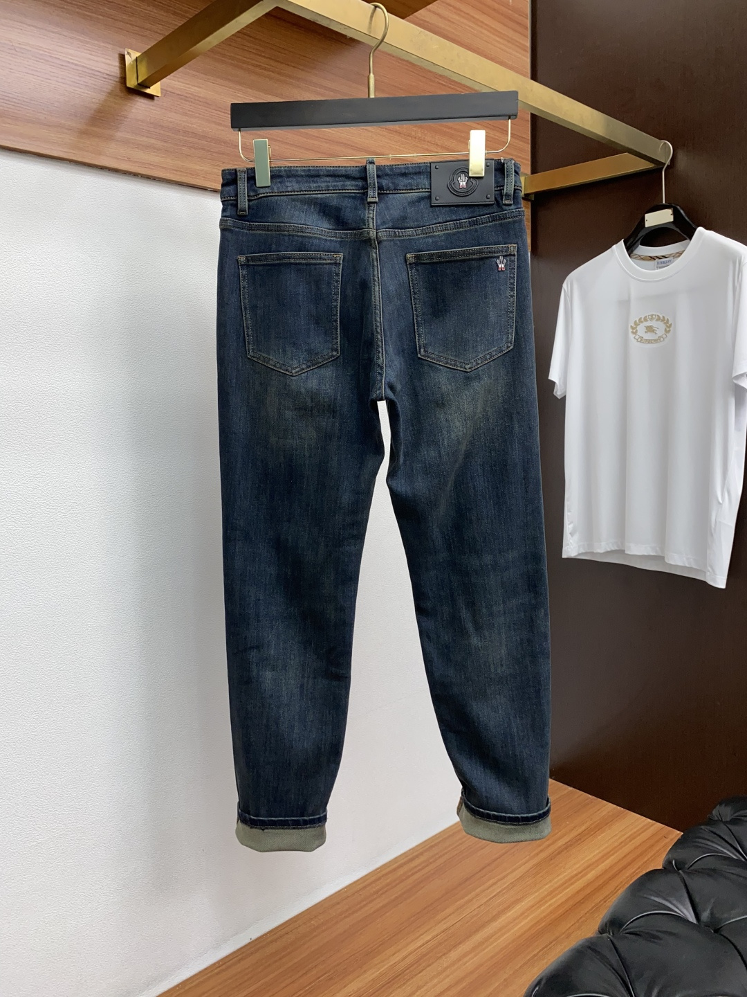 蒙口 25ss秋冬 新款 男士小直筒原单 牛仔裤 秋冬新款超柔软，弹力面料，复杂的手工艺叠加，任何一个洗