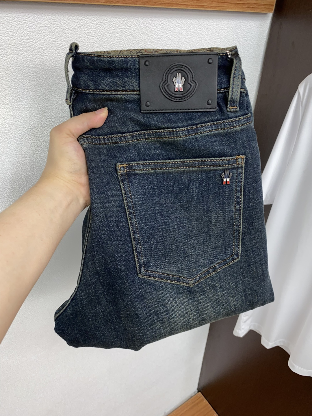 蒙口 25ss秋冬 新款 男士小直筒原单 牛仔裤 秋冬新款超柔软，弹力面料，复杂的手工艺叠加，任何一个洗