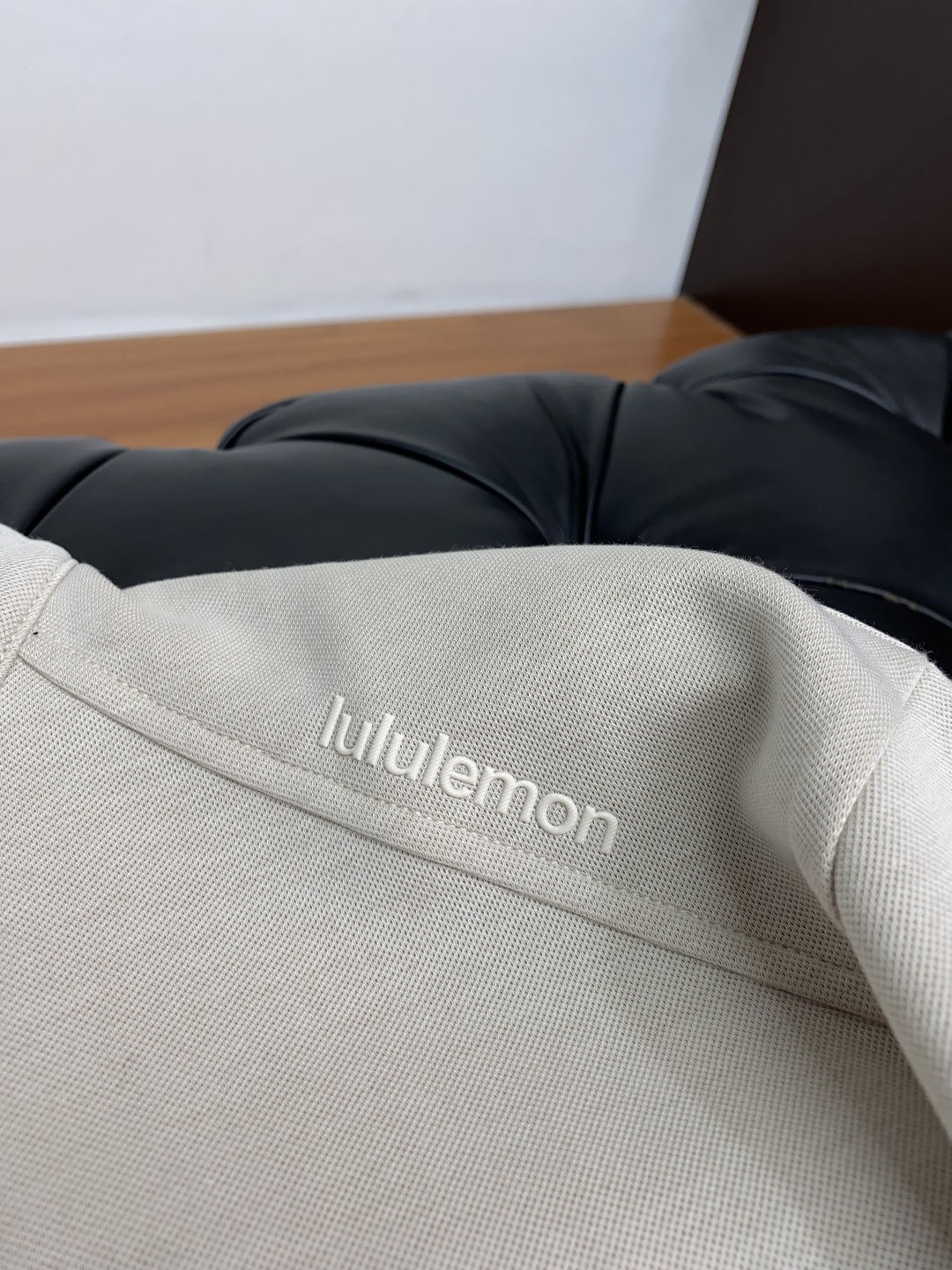 LULU 25秋冬家族男士高端简约小立领半拉链加厚空气棉长袖 卫衣，香港洋行渠道货，纯正血统品质，25年