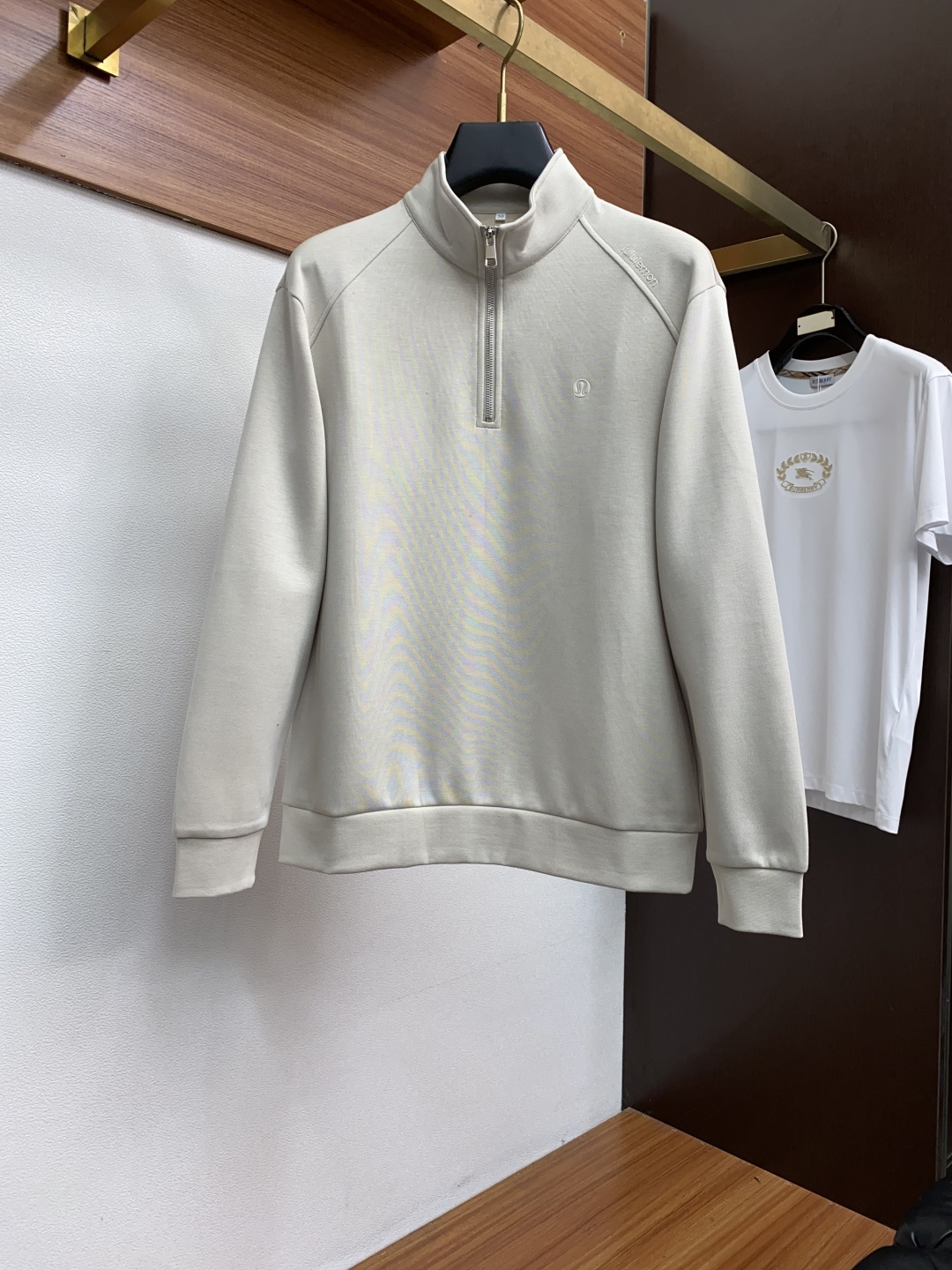 LULU 25秋冬家族男士高端简约小立领半拉链加厚空气棉长袖 卫衣，香港洋行渠道货，纯正血统品质，25年