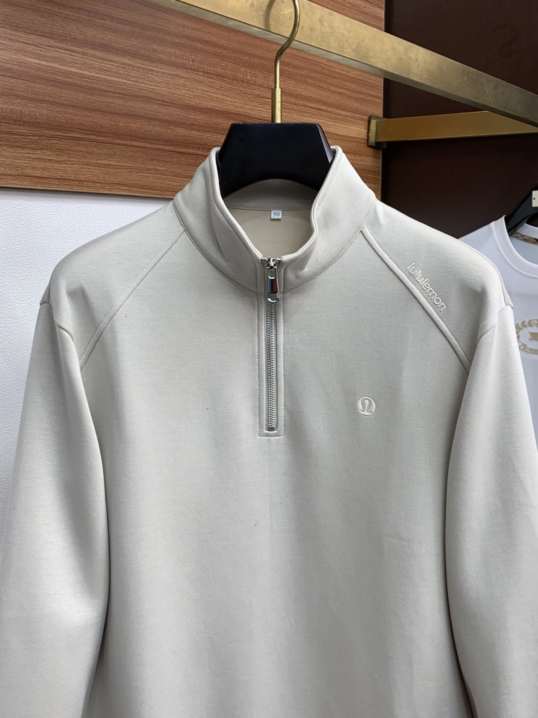 LULU 25秋冬家族男士高端简约小立领半拉链加厚空气棉长袖 卫衣，香港洋行渠道货，纯正血统品质，25年