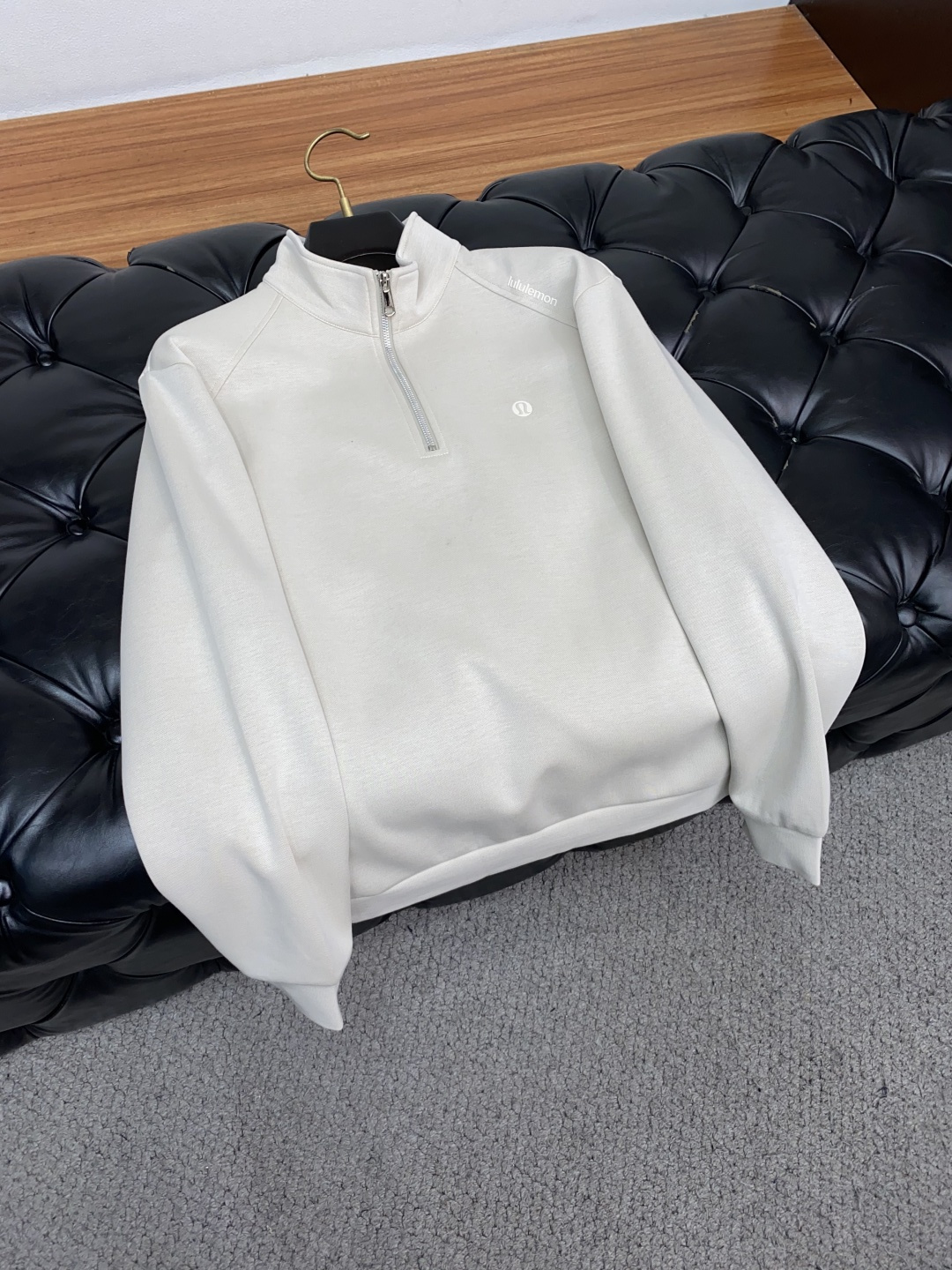 LULU 25秋冬家族男士高端简约小立领半拉链加厚空气棉长袖 卫衣，香港洋行渠道货，纯正血统品质，25年