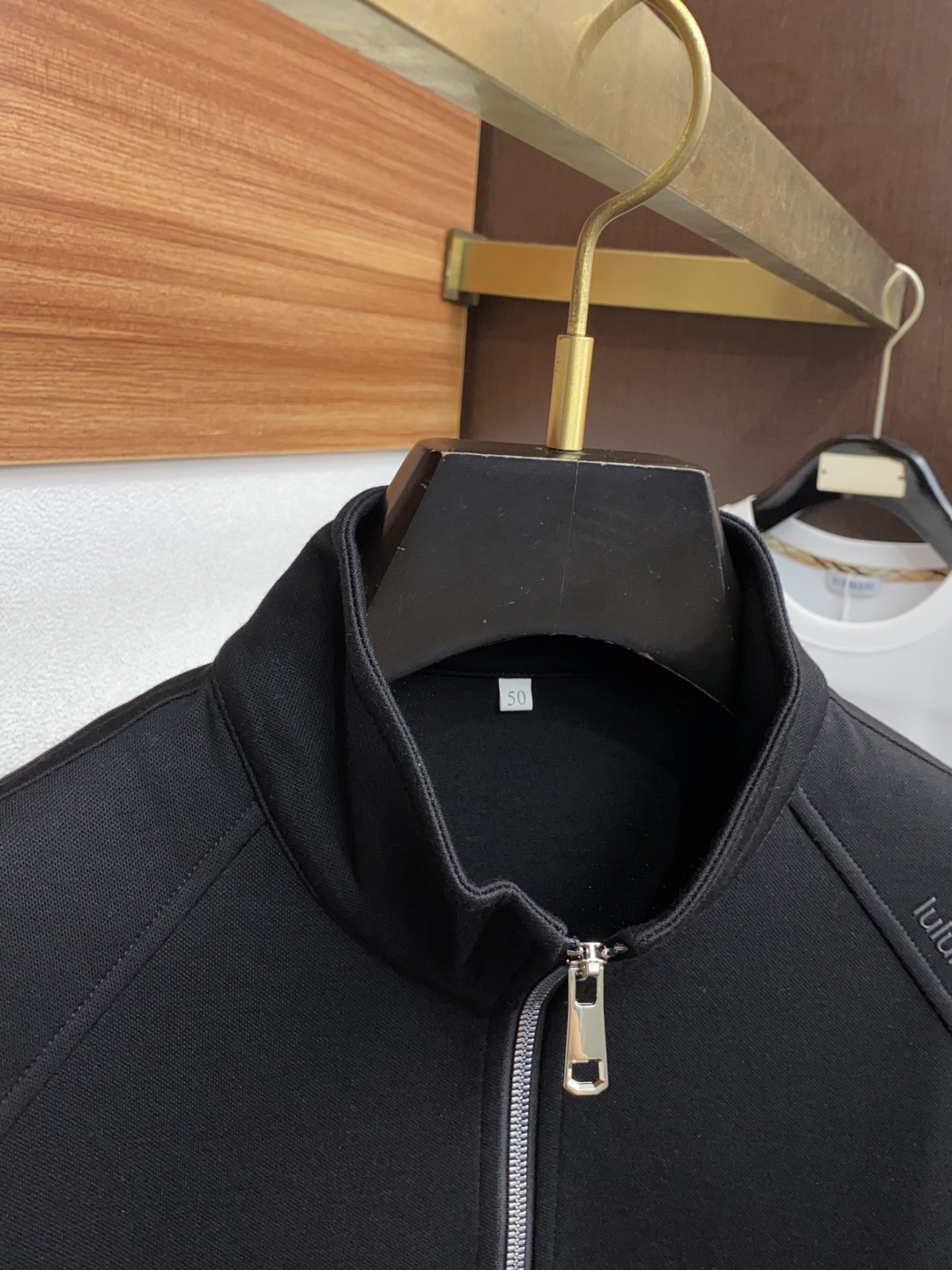 LULU 25秋冬家族男士高端简约小立领半拉链加厚空气棉长袖 卫衣，香港洋行渠道货，纯正血统品质，25年