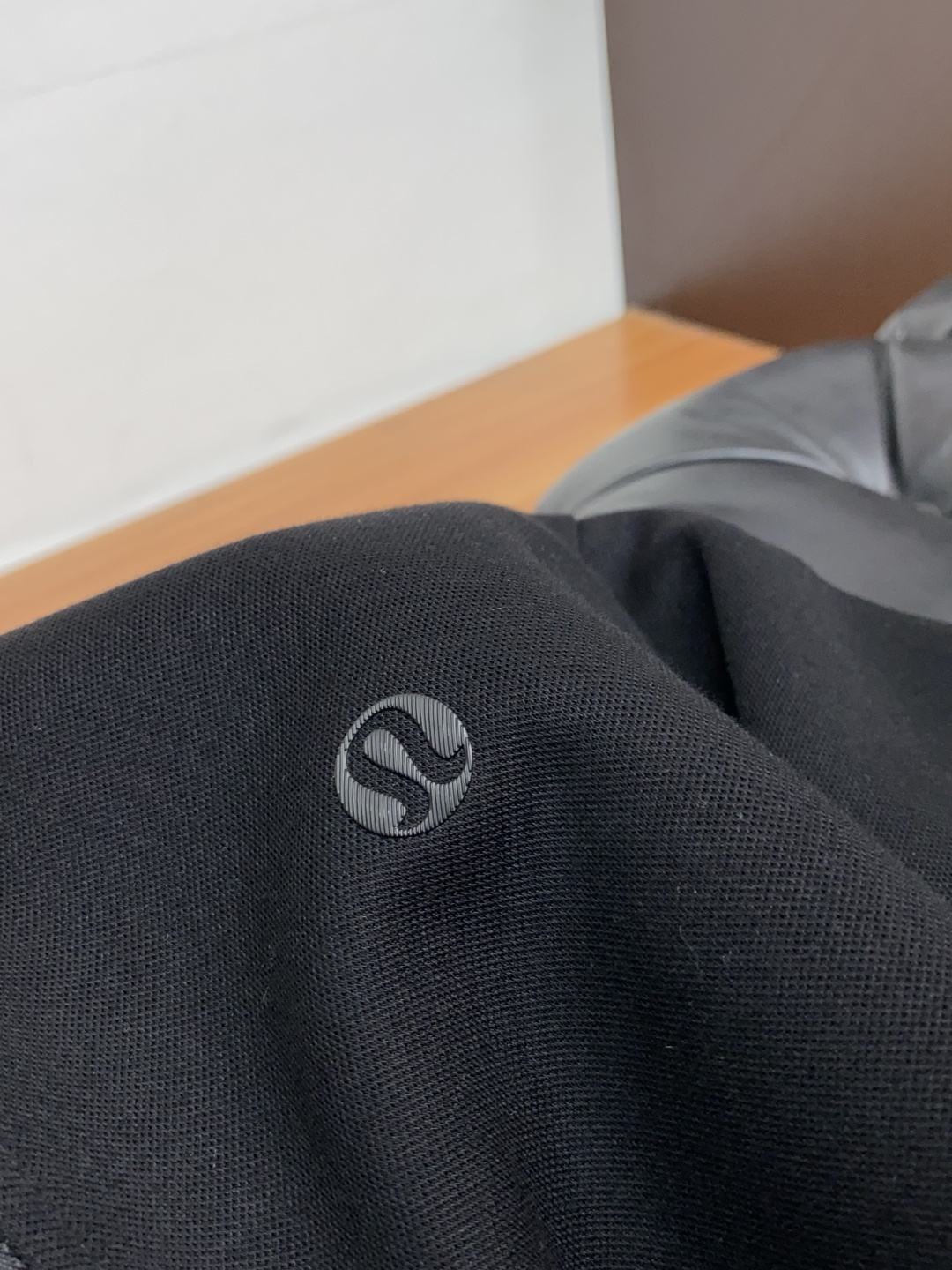 LULU 25秋冬家族男士高端简约小立领半拉链加厚空气棉长袖 卫衣，香港洋行渠道货，纯正血统品质，25年