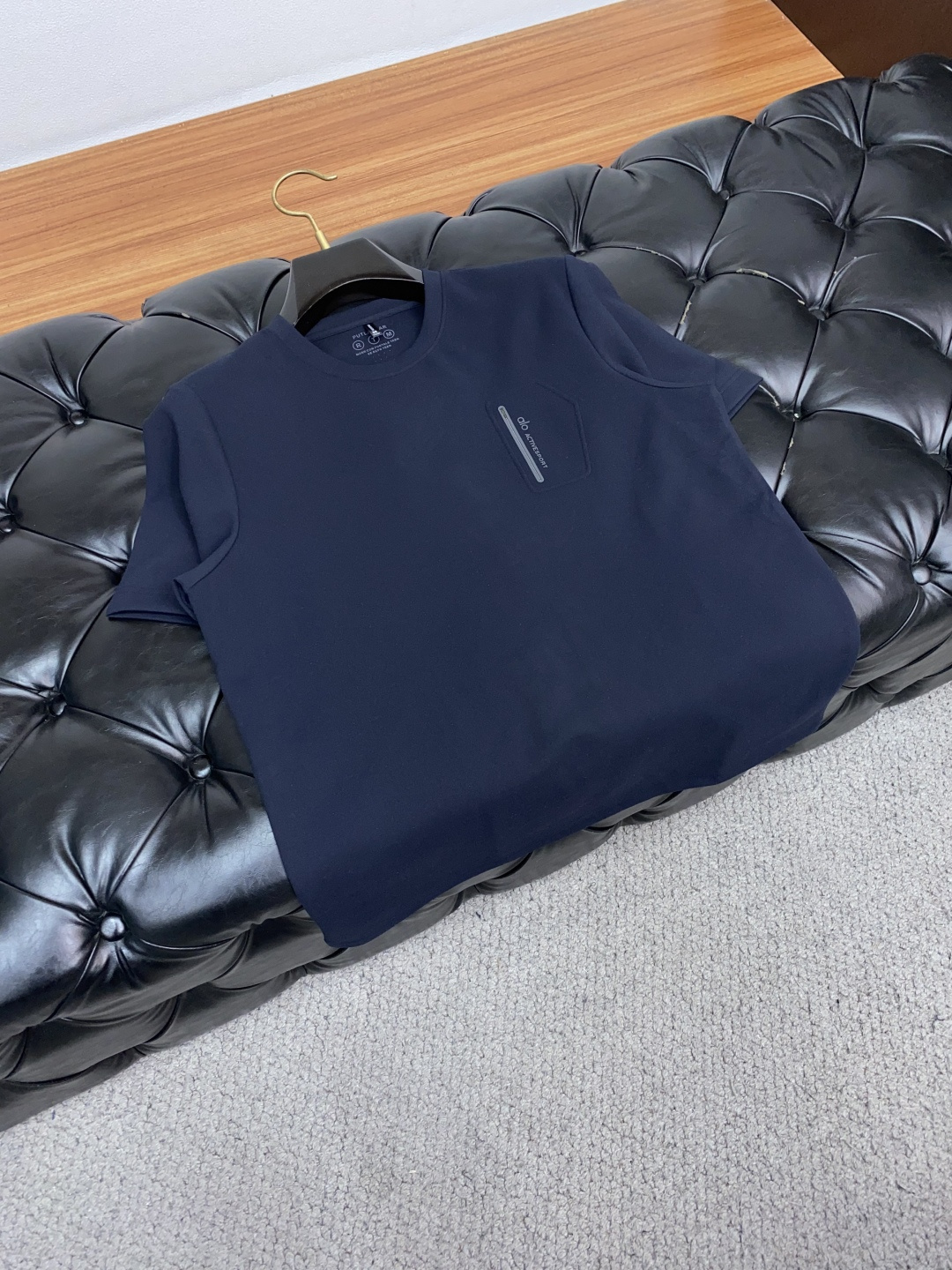 on 昂跑 家族男士高端简约圆领双面德绒短袖 卫衣，香港洋行渠道货，纯正血统品质，25年秋冬 新款，经典