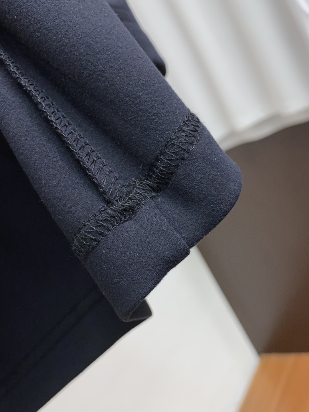 on 昂跑 家族男士高端简约圆领双面德绒短袖 卫衣，香港洋行渠道货，纯正血统品质，25年秋冬 新款，经典