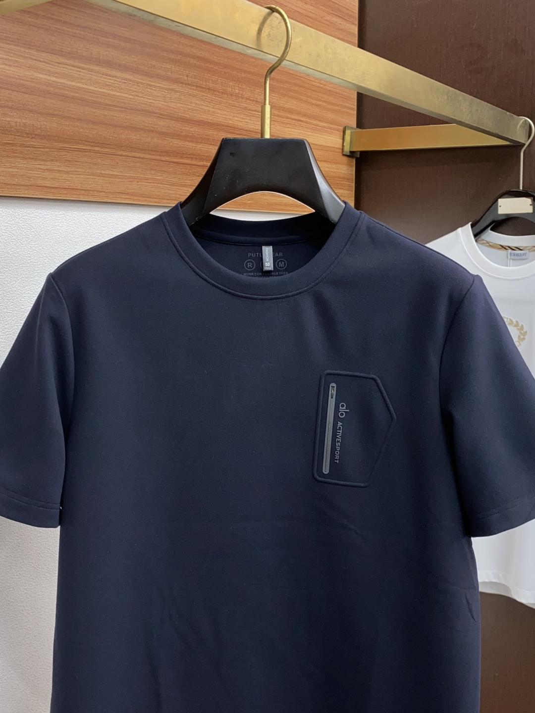 on 昂跑 家族男士高端简约圆领双面德绒短袖 卫衣，香港洋行渠道货，纯正血统品质，25年秋冬 新款，经典